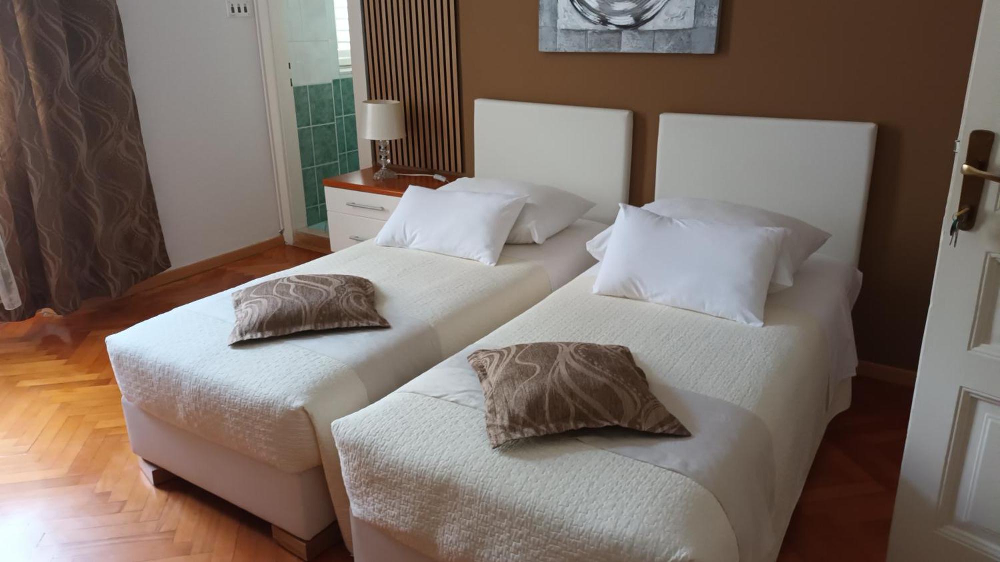 Guesthouse Vrlic Split Bagian luar foto