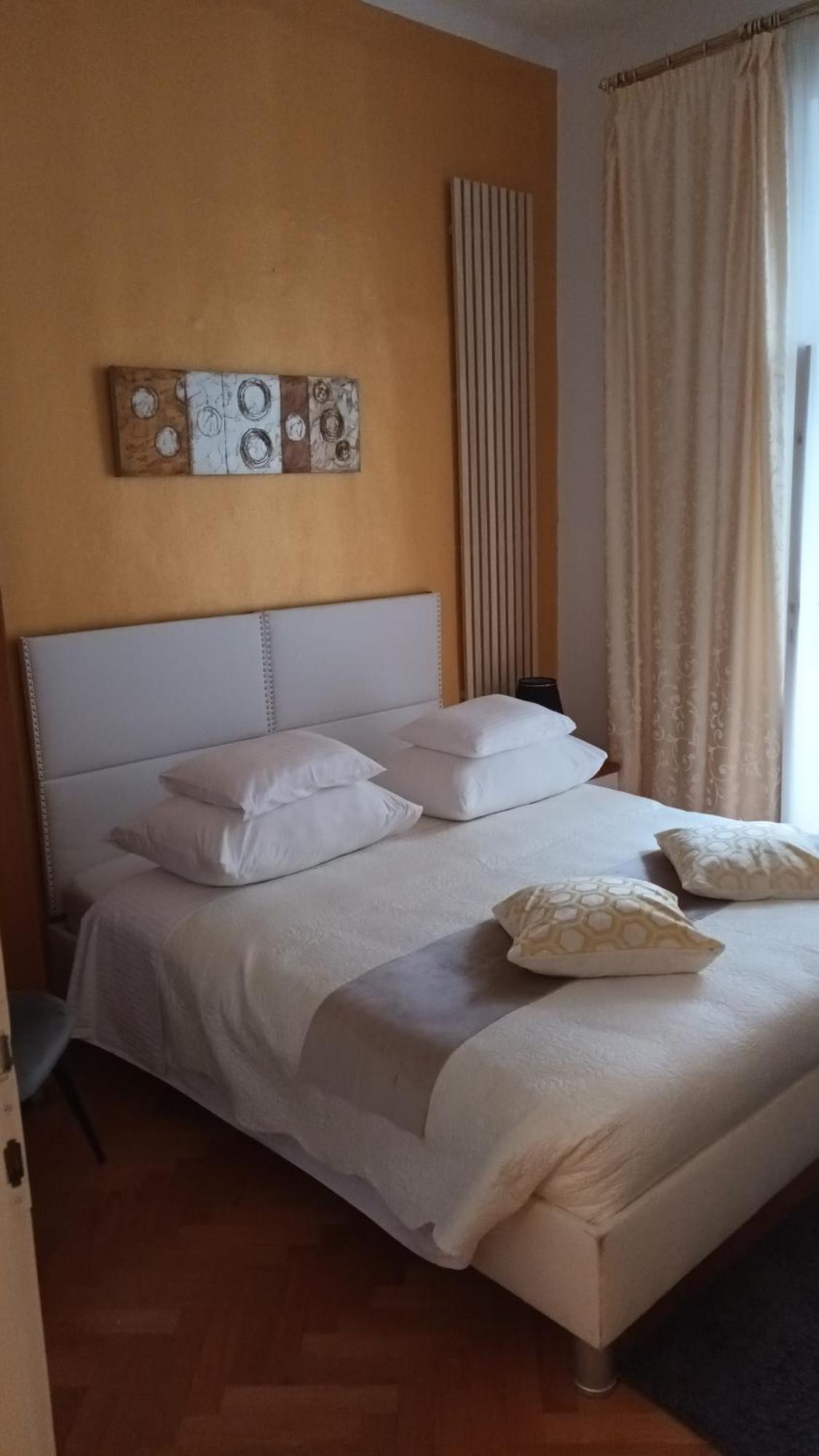 Guesthouse Vrlic Split Bagian luar foto