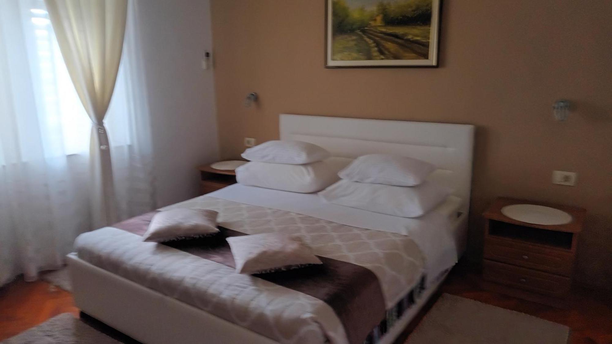 Guesthouse Vrlic Split Bagian luar foto